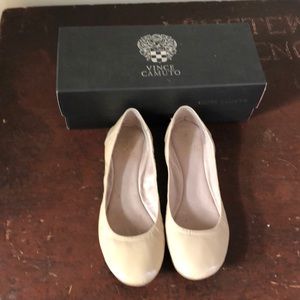 Vince Camuto VC-Ellen bisque soft cow patent size